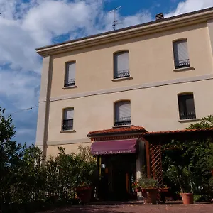 Hotel Mediterraneo, Pianoro